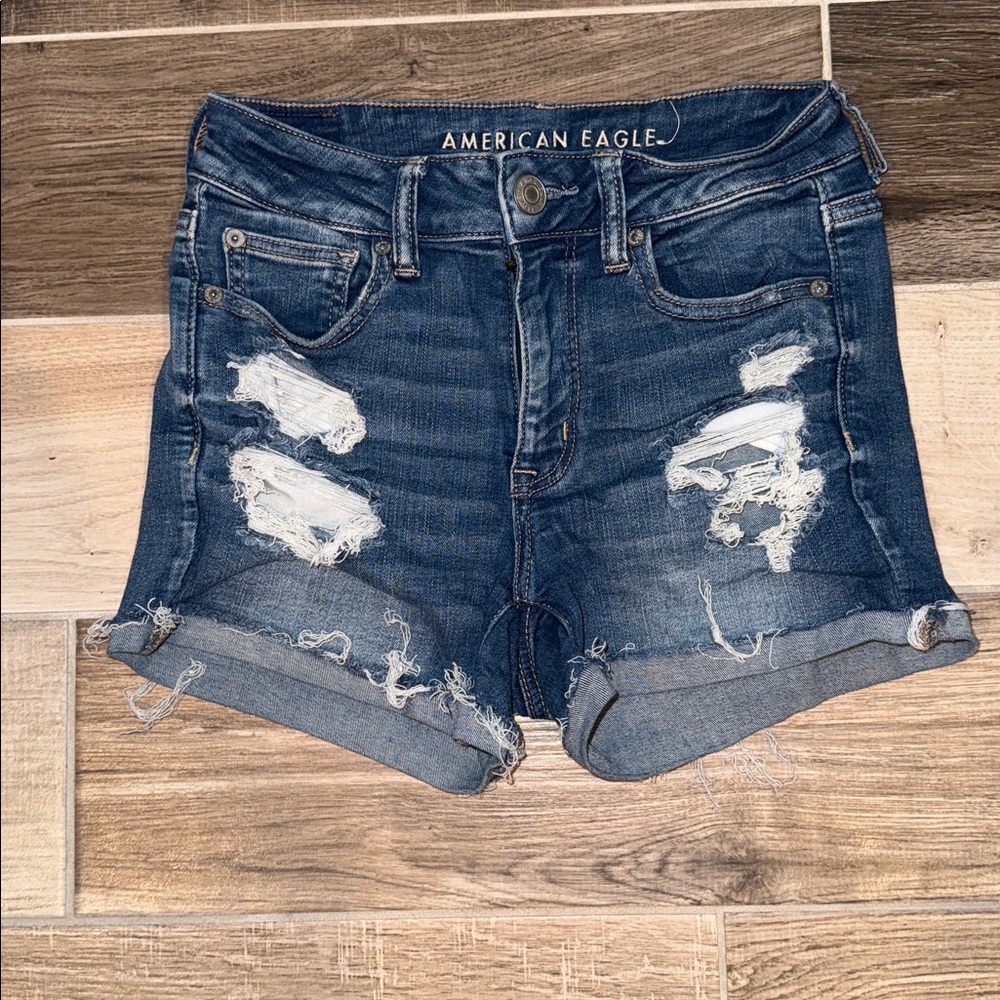AE Distressed Denim Women Shorts Sz 4 - Picture 1 of 3